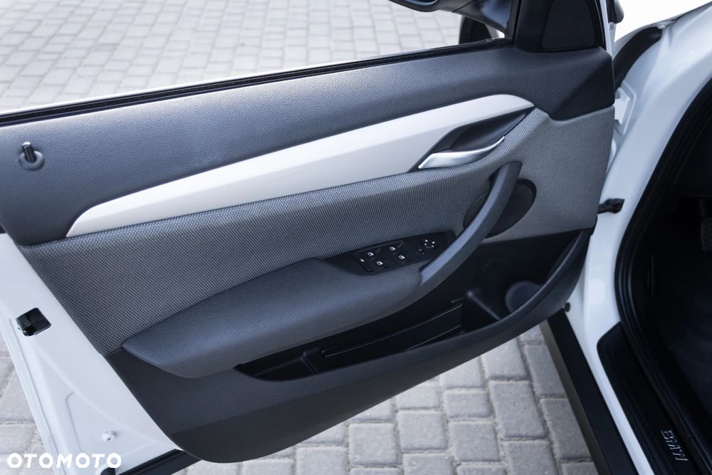 BMW X1 xDrive18d - 33