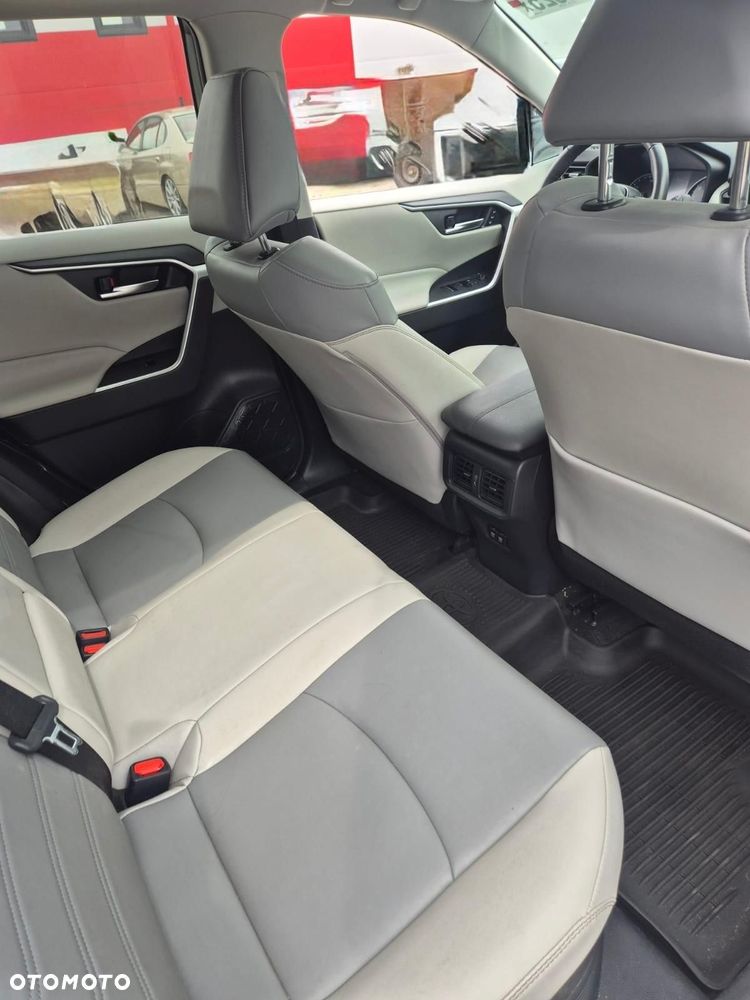Toyota RAV4 - 16