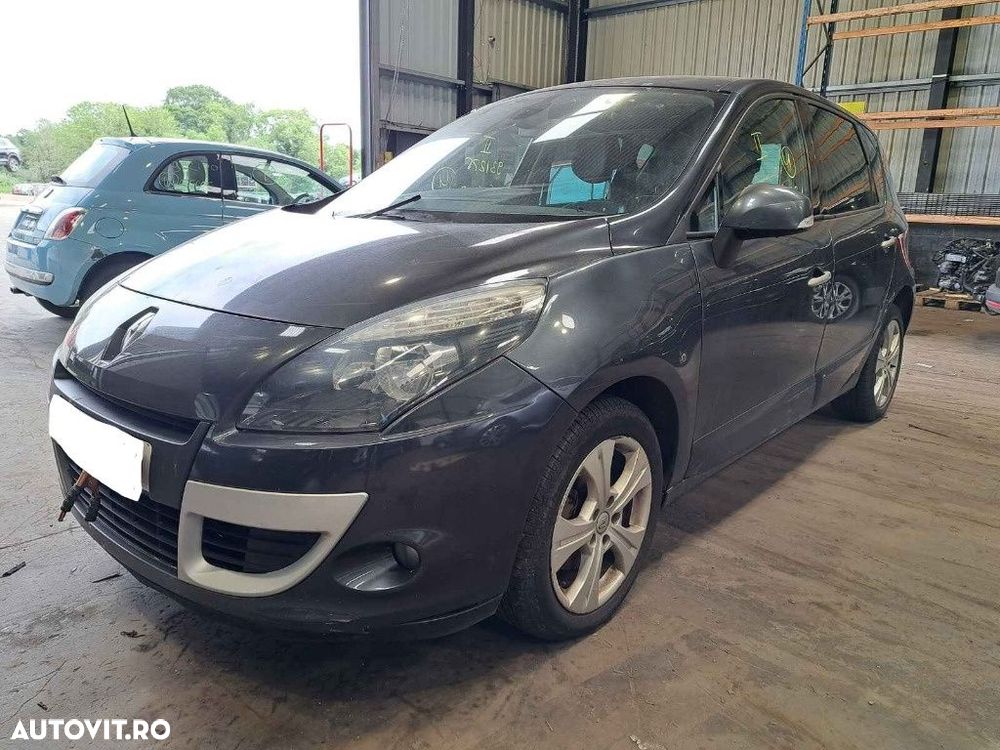 Stop stanga spate Renault Scenic 3 2011 MONOVOLUM 1.5 dCI - 5