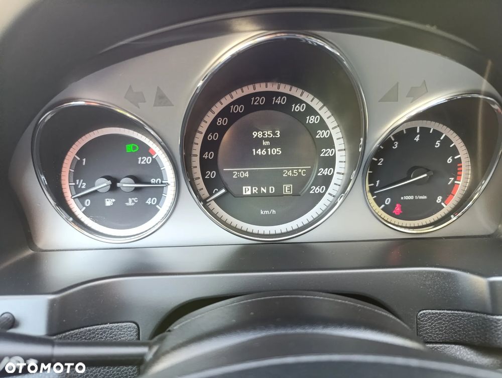 Mercedes-Benz Klasa C 180 CGI Automatik BlueEFFICIENCY Avantgarde - 24