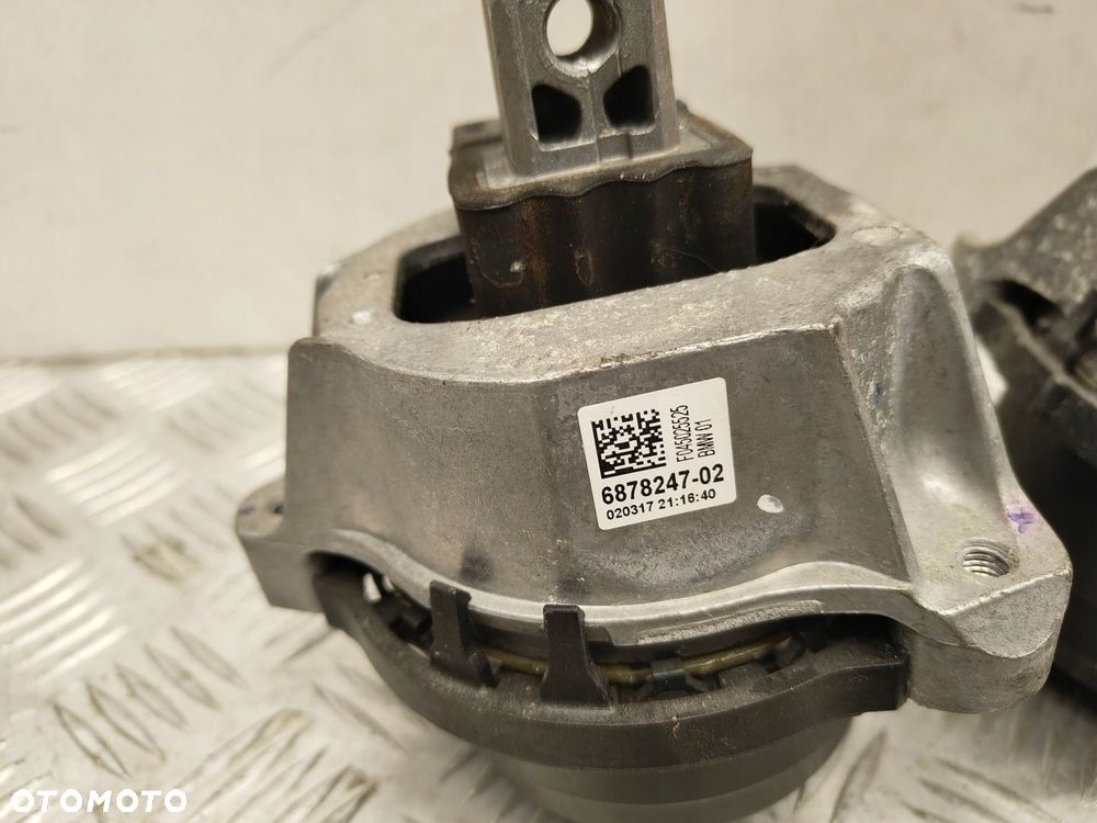 BMW 5 G30 PODUSZKA SILNIKA PRAWA LEWA 6864828 6878247 - 3
