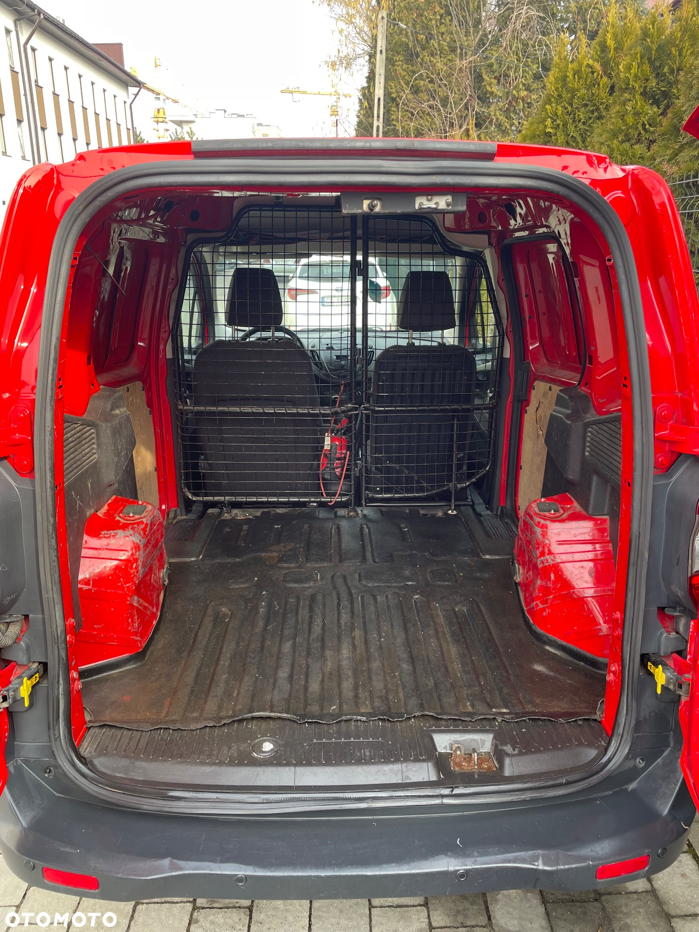 Ford Transit Courier - 10