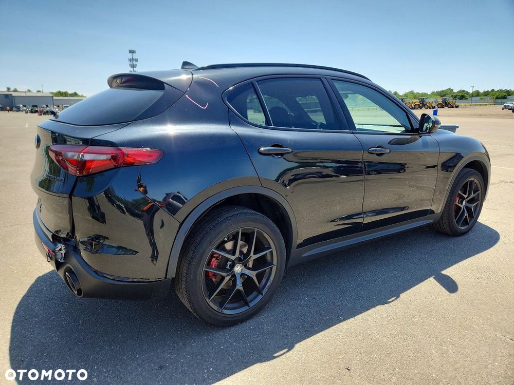 Alfa Romeo Stelvio 2.0 Turbo 16V AT8-Q4 Veloce Ti - 4