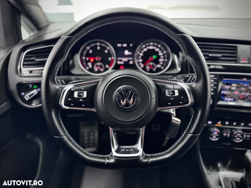 Volkswagen Golf GTD (BlueMotion Technology) DSG - 33