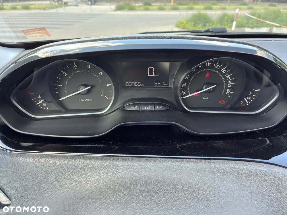 Peugeot 208 1.2 PureTech Active - 19