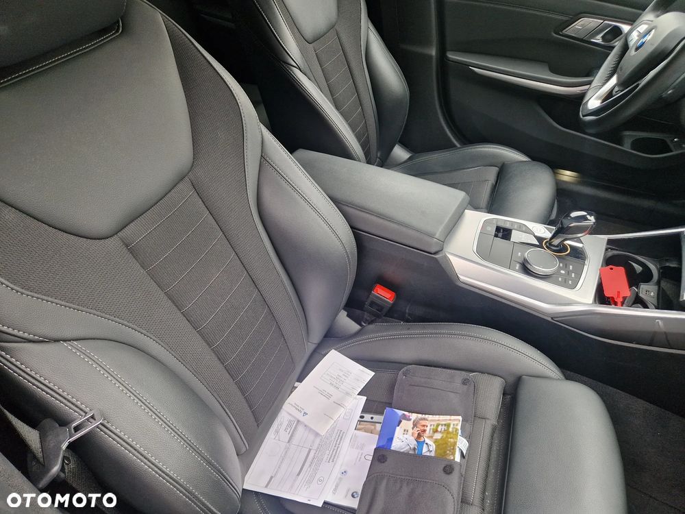 BMW Seria 3 330e - 15
