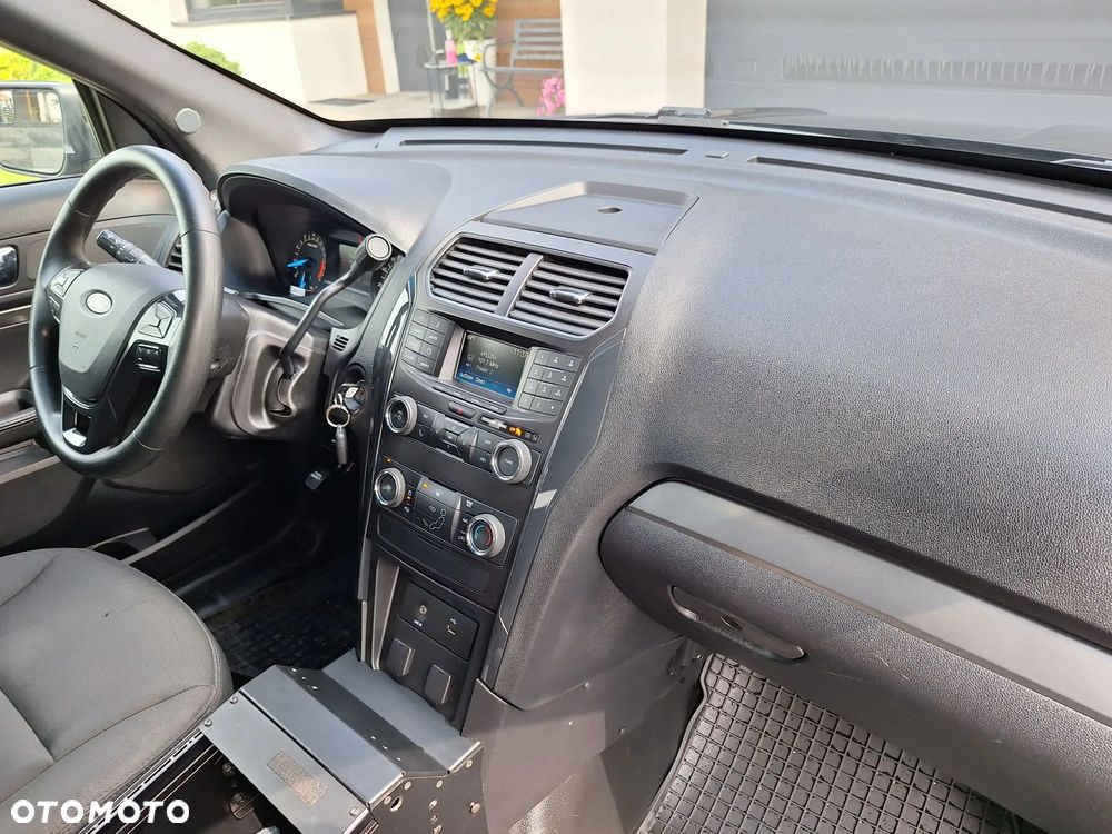 Ford Explorer - 14