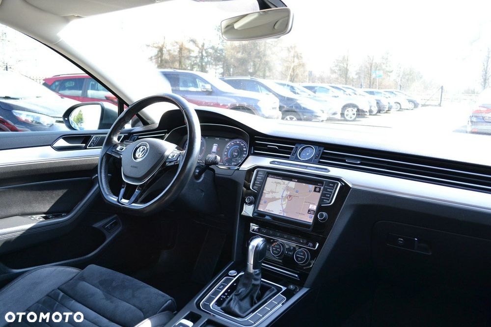 Volkswagen Passat - 14