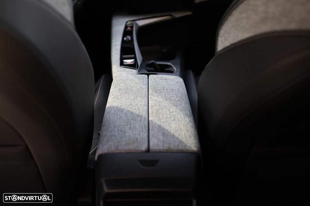 Peugeot E-3008 73 kWh Allure - 39