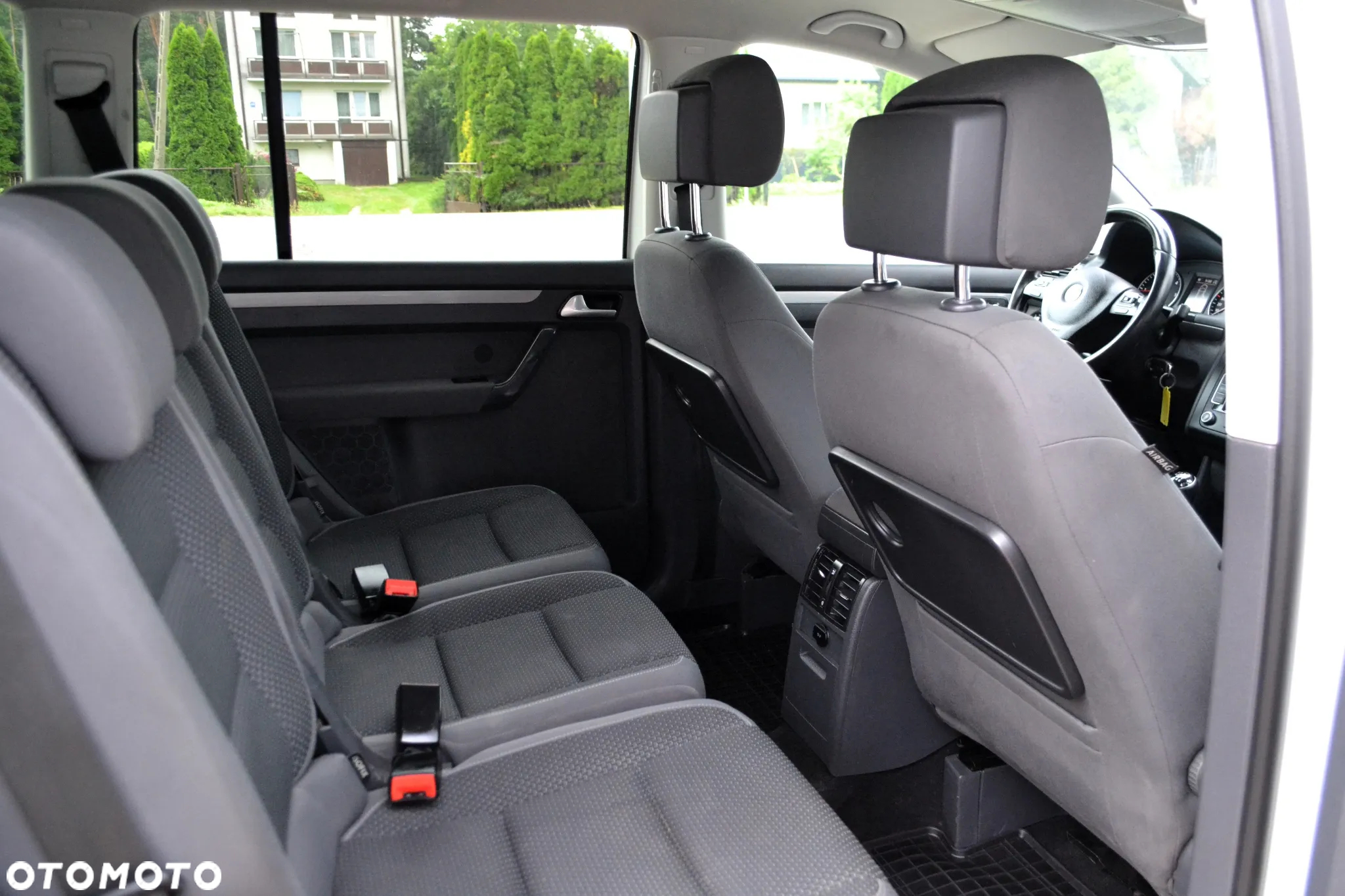 Volkswagen Touran 1.6 TDI DPF BlueMotion Technology Trendline - 10