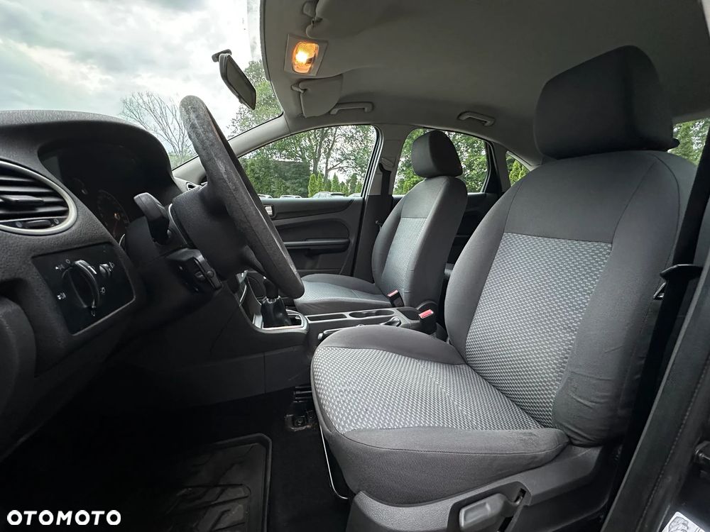 Ford Focus - 8