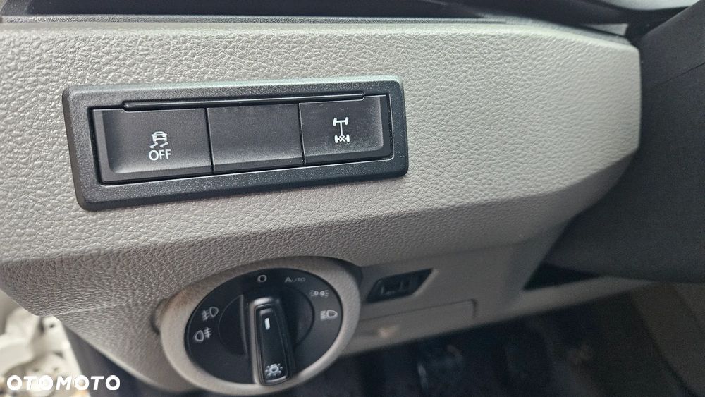 Volkswagen TRANSPORTER T6.1 - 19