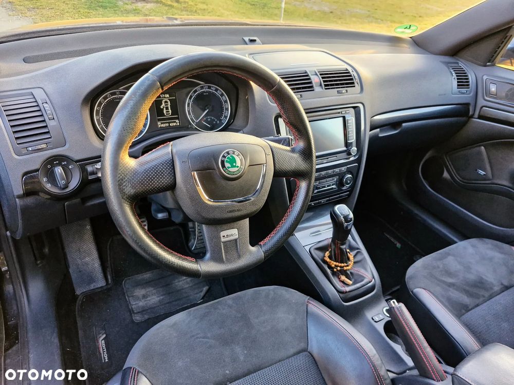 Skoda Octavia 2.0 TDI DPF RS - 10