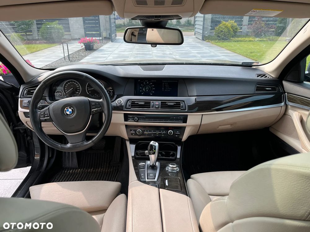 BMW Seria 5 530d xDrive - 11
