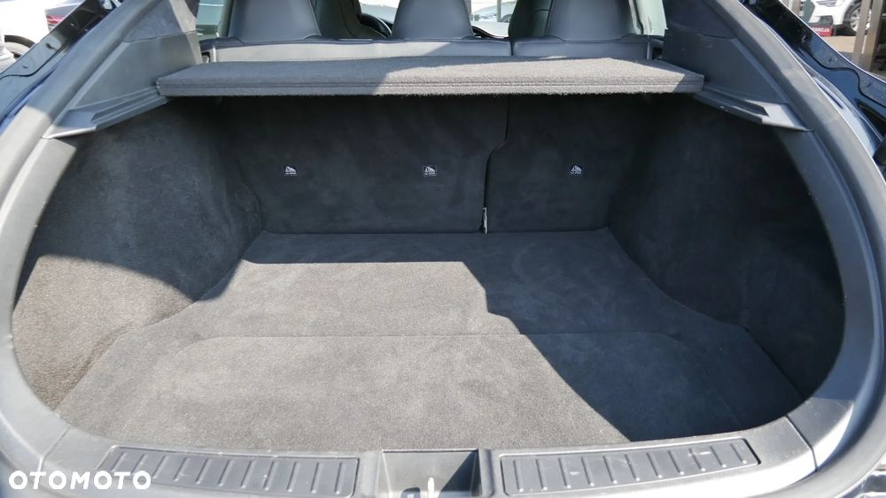 Tesla Model S Dual Motor Allradantrieb - 27