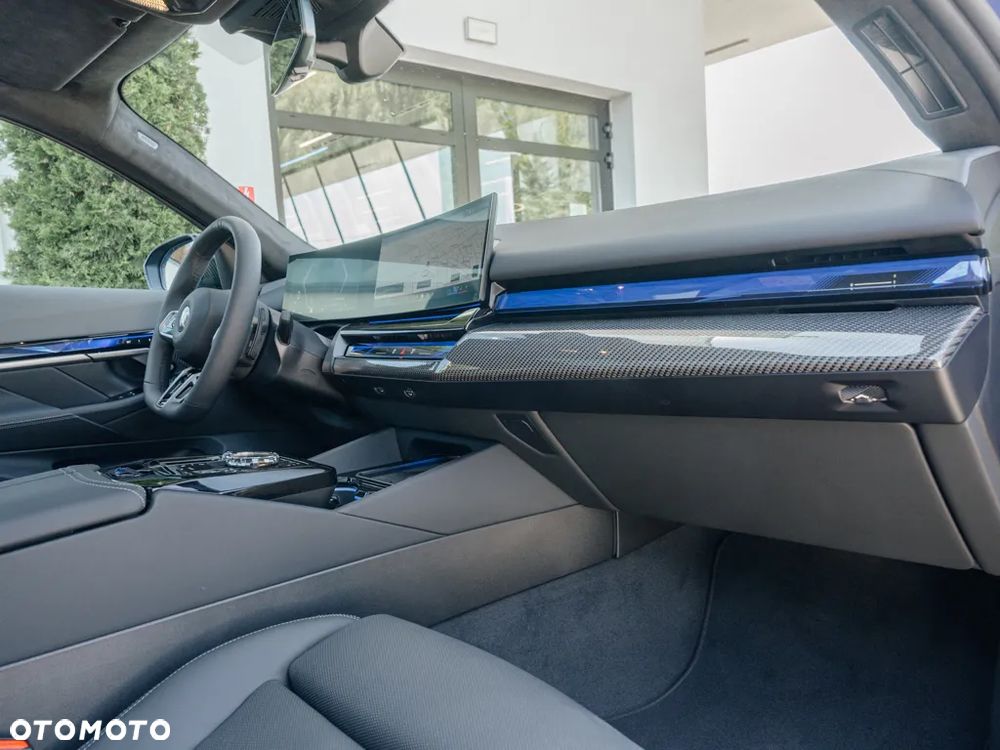 BMW Seria 5 540d xDrive - 9