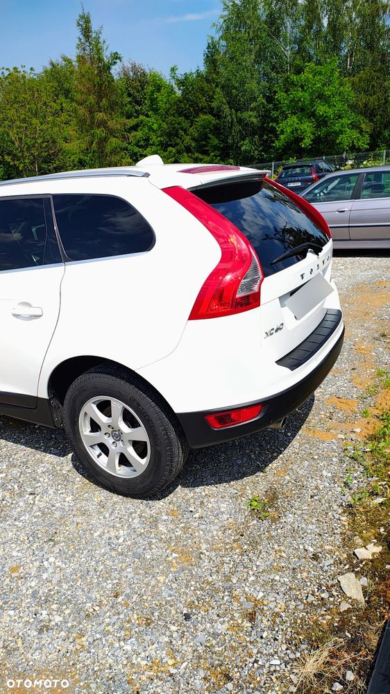 Volvo XC 60 D5 AWD Momentum - 25
