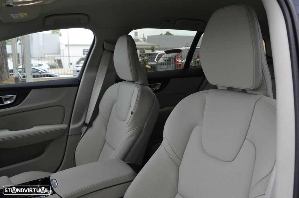 Volvo V60 2.0 T6 AWD TE Plus Dark - 10