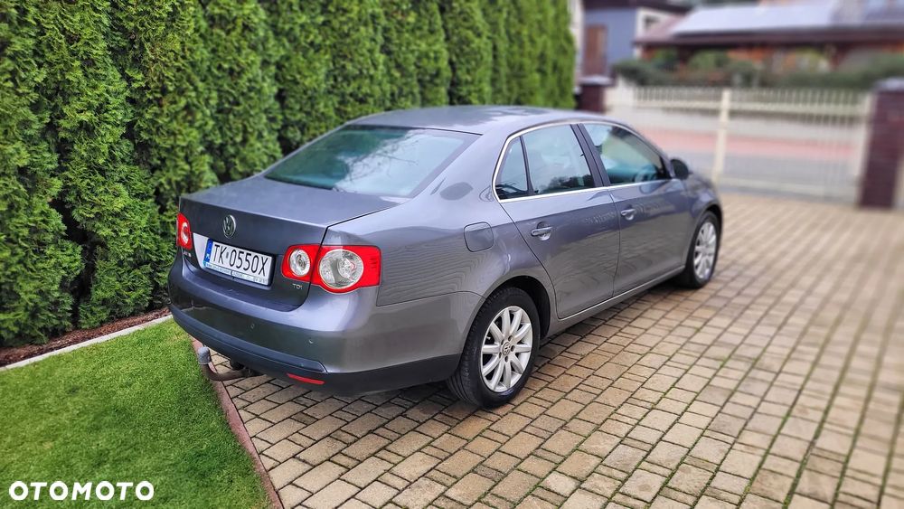 Volkswagen Jetta 1.9 TDI Comfortline - 5