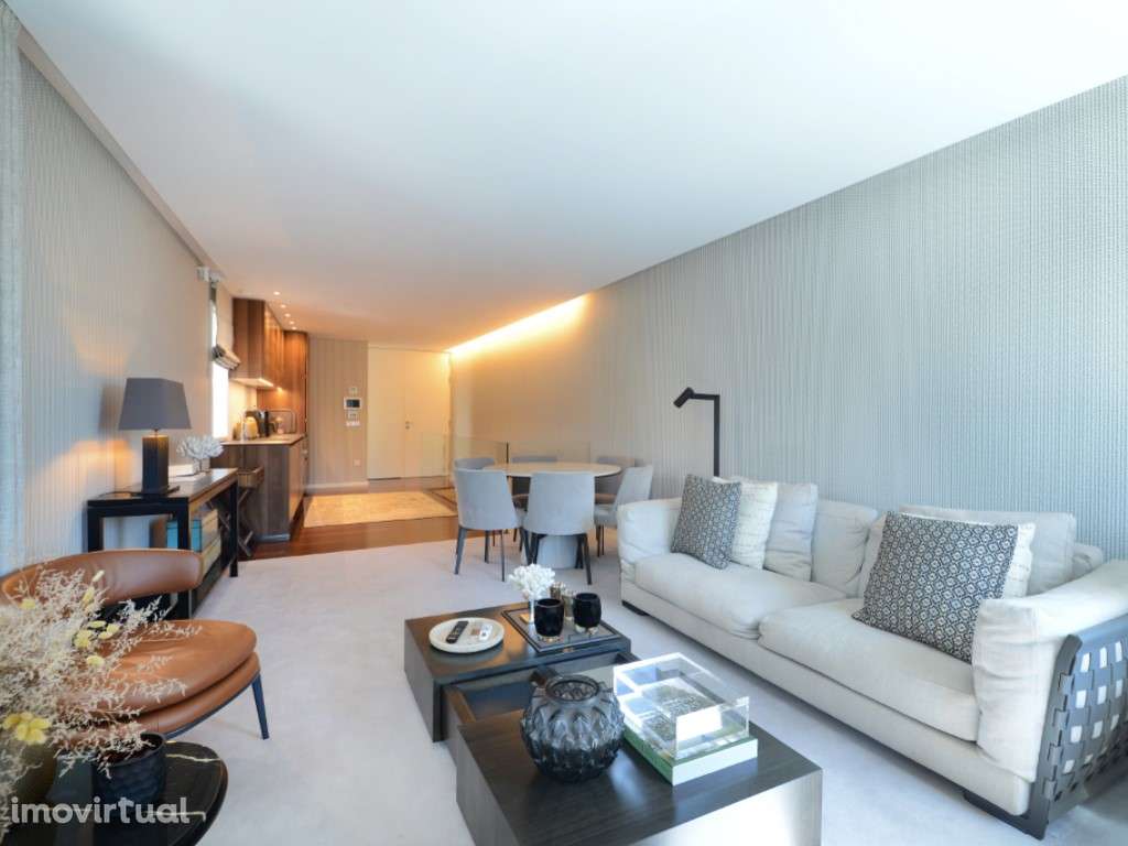 Apartamento T2 duplex com vista rio desafogada no Porto - Grande imagem: 2/21