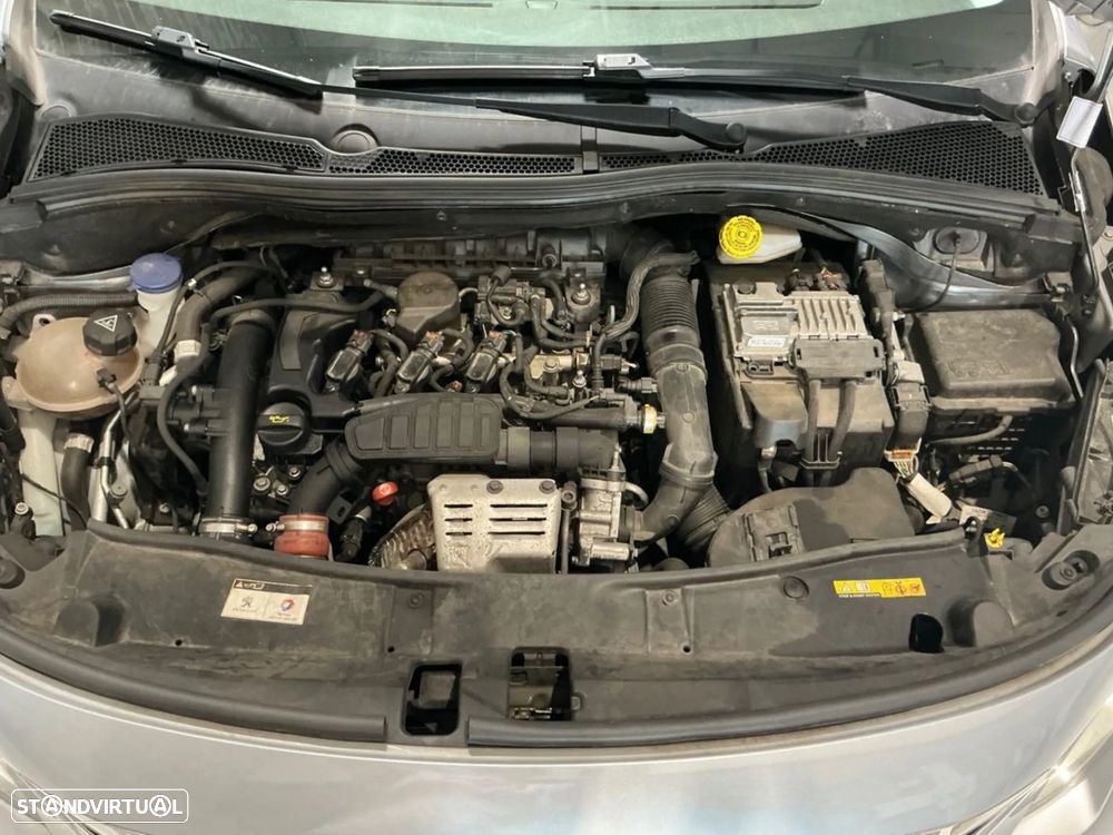 Peugeot 2008 1.2 PureTech Style - 12