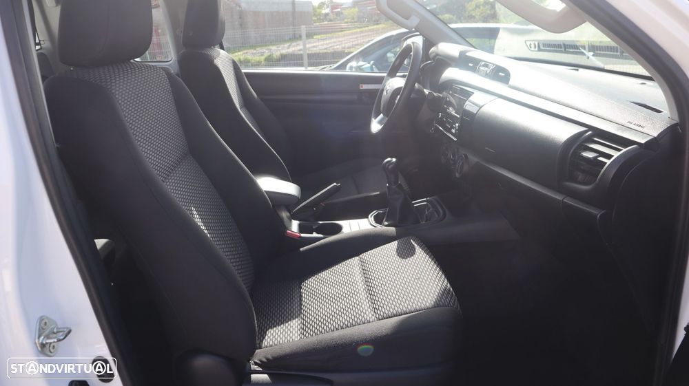 Toyota Hilux - 12