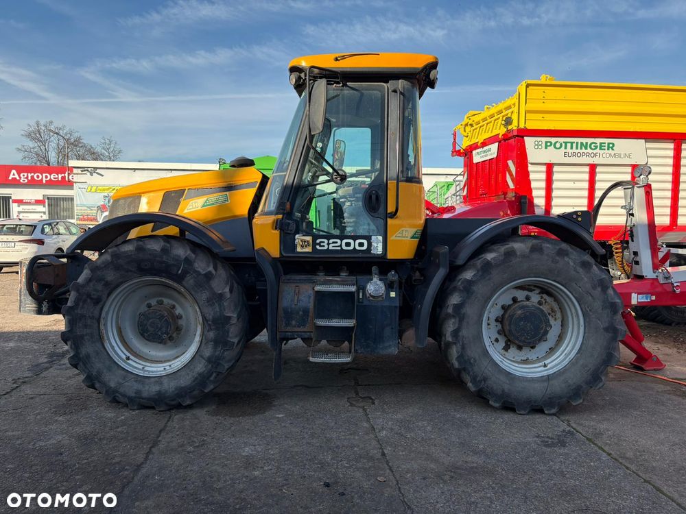 JCB 3200 - 1