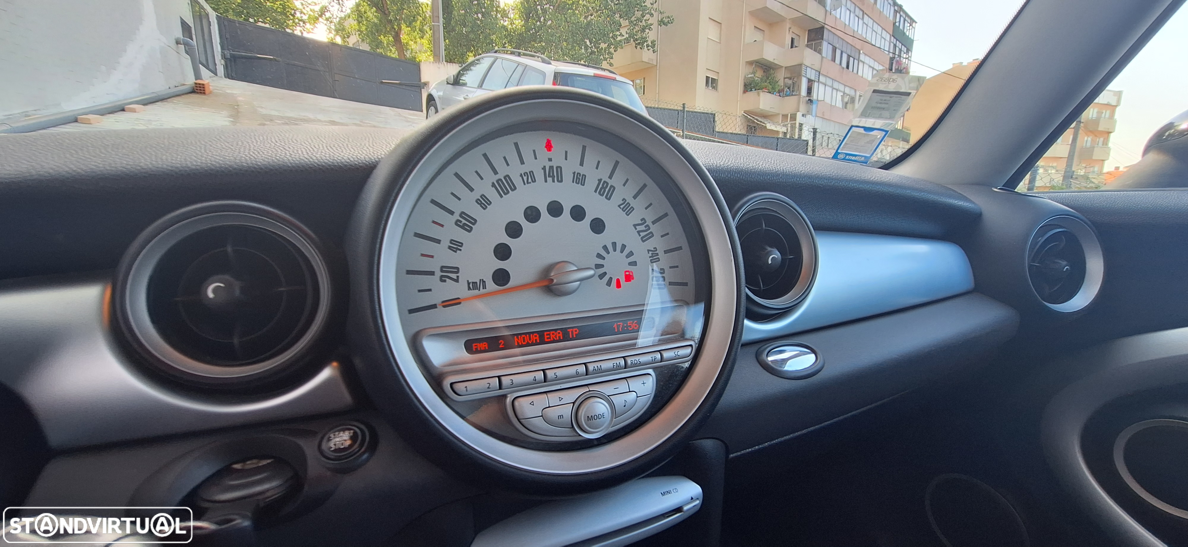 MINI 3 Portas Cooper D - 18