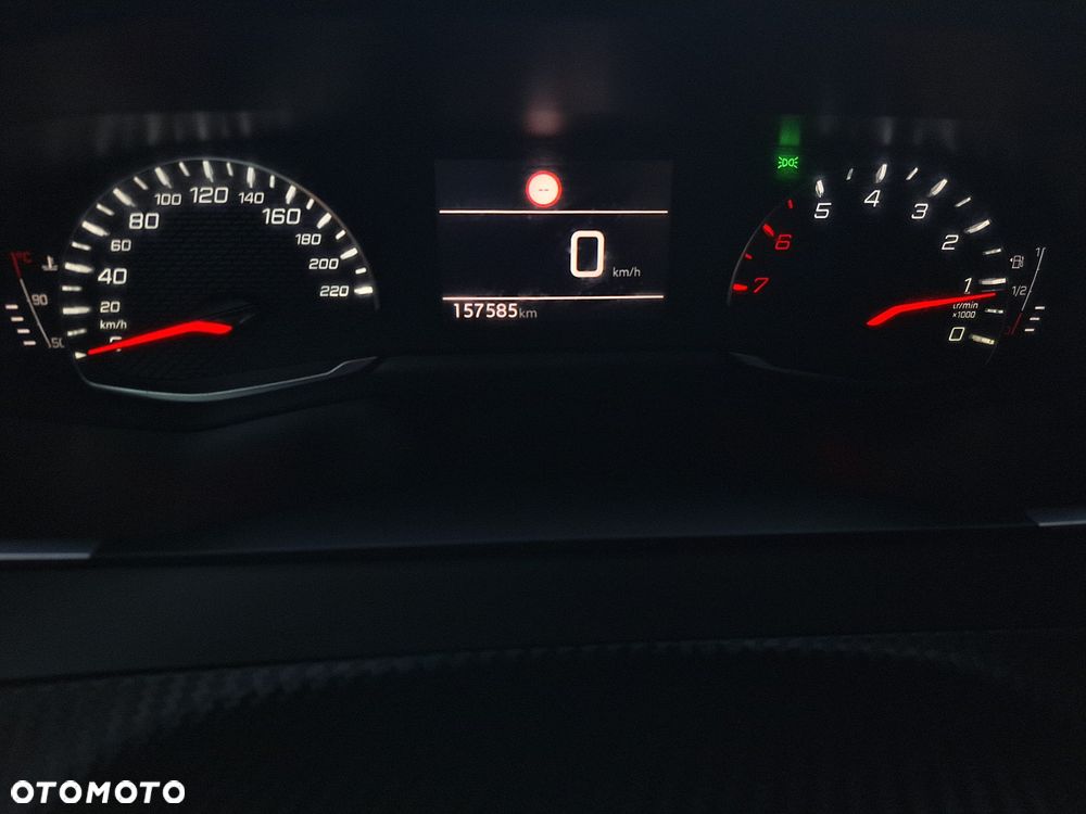 Peugeot 208 - 9