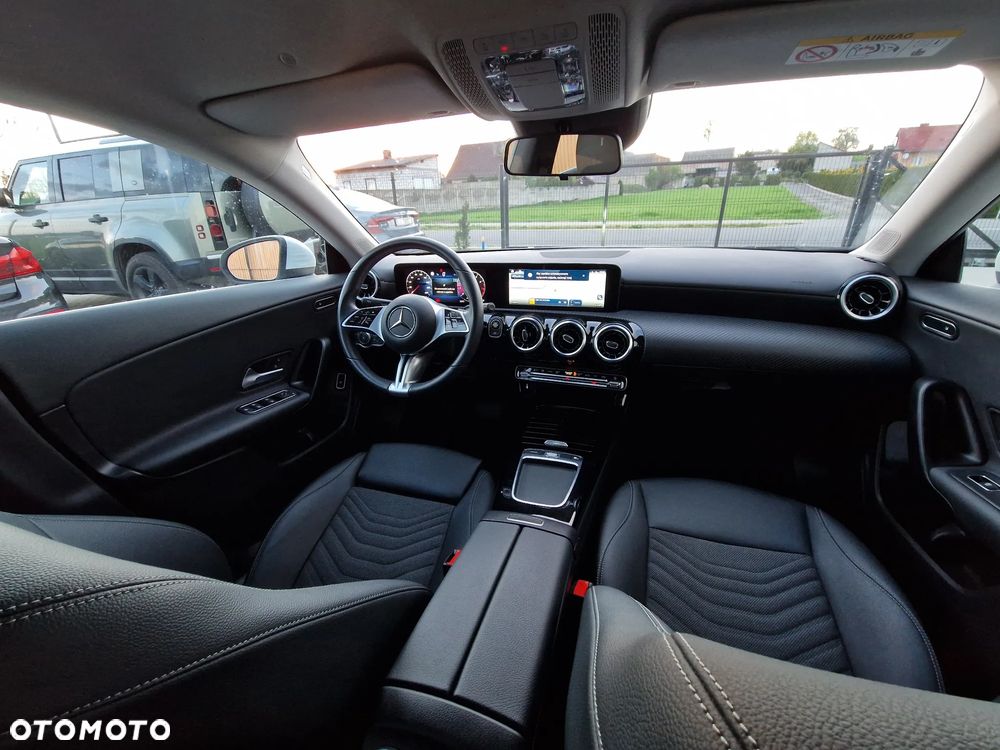 Mercedes-Benz CLA 200 mHEV 7G-DCT - 9