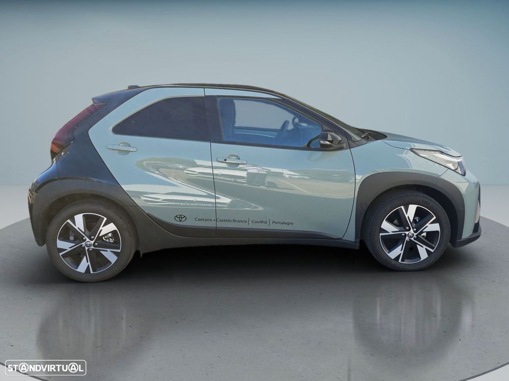 Toyota Aygo X 1.5 Hybrid Envy - 10