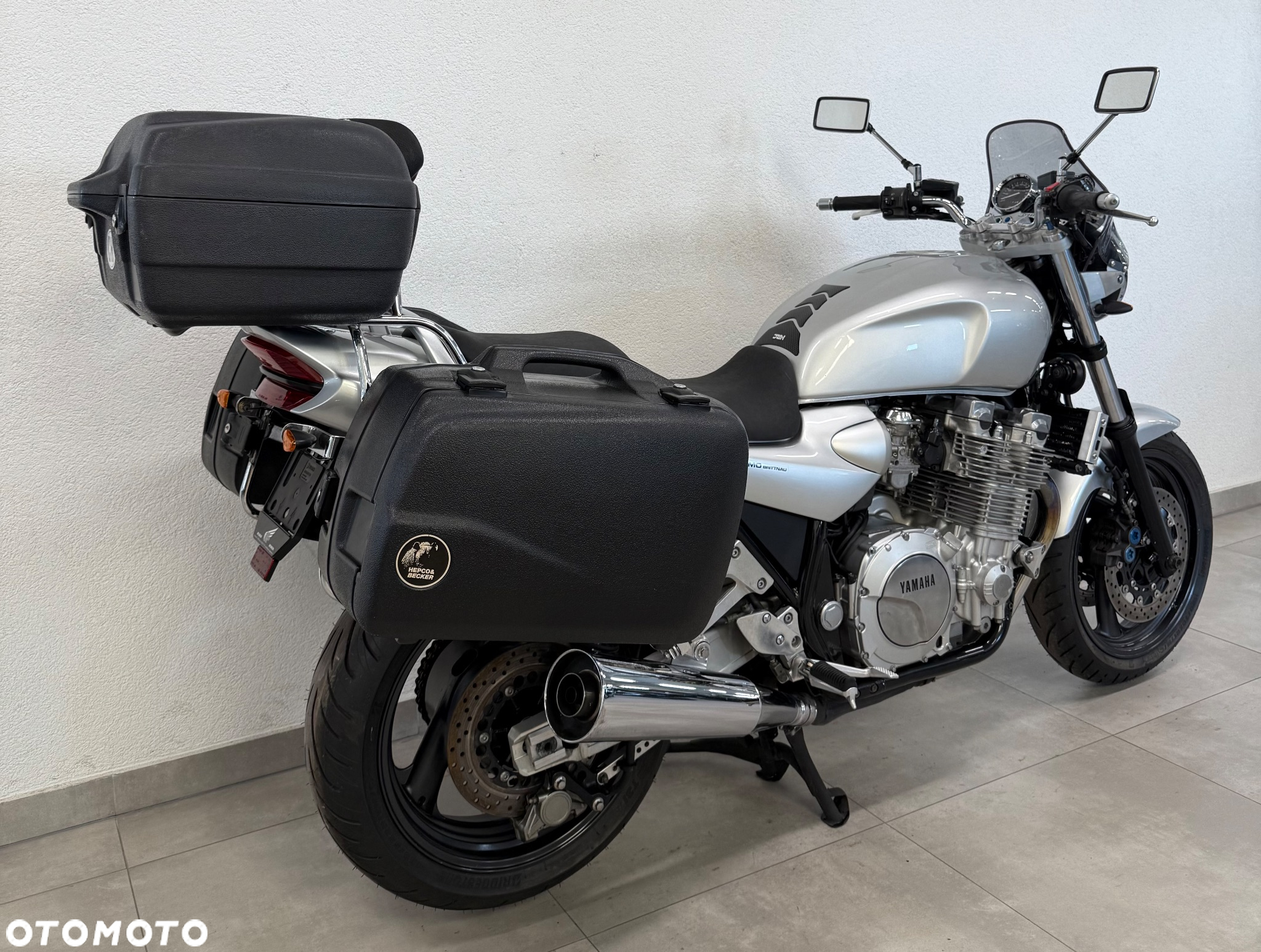 Yamaha XJR - 5