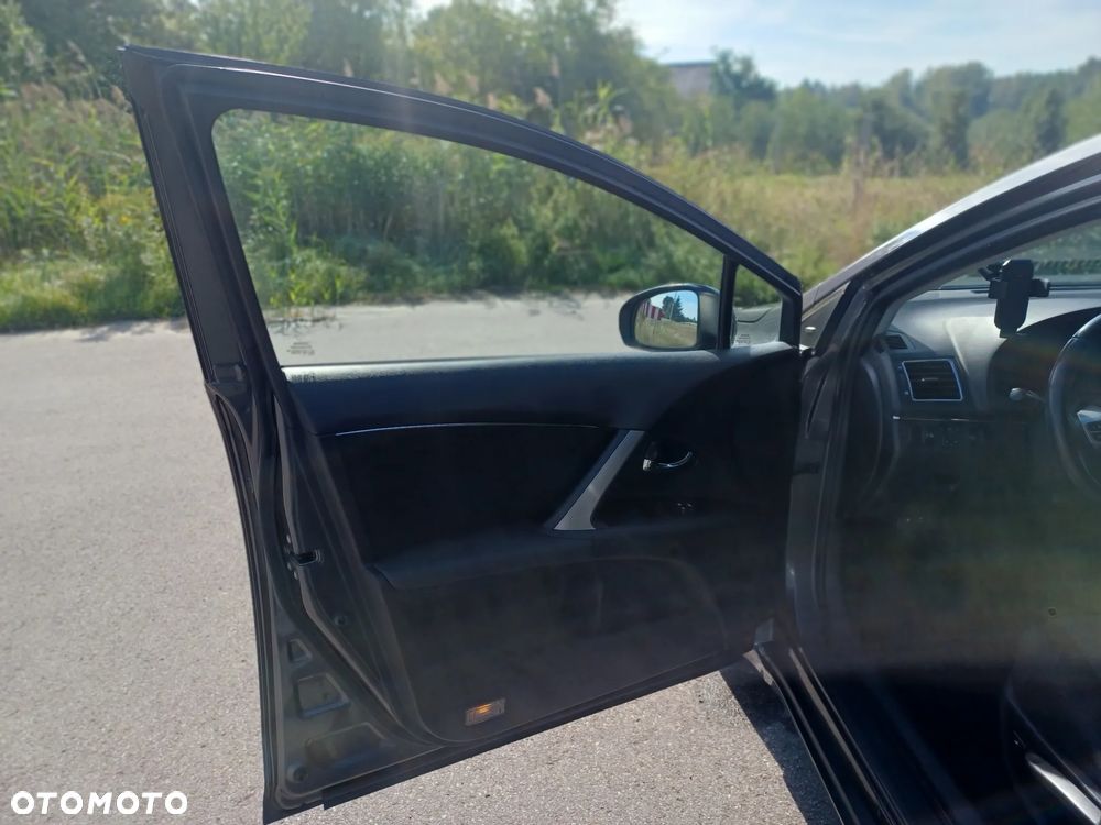 Toyota Avensis 1.8 Edition (2014) - 12