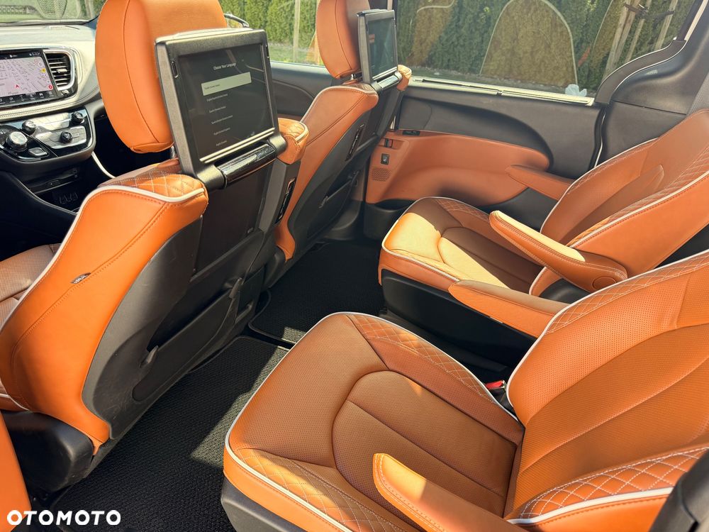 Chrysler Pacifica - 25