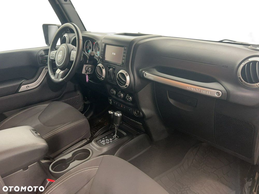 Jeep Wrangler - 13