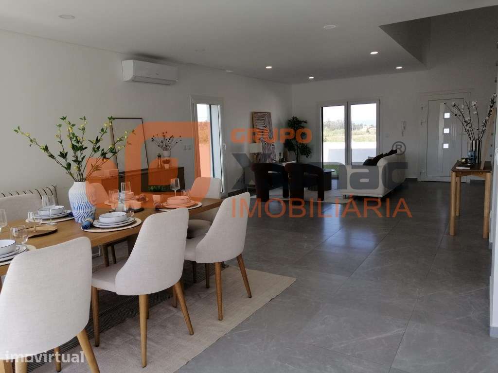 Fantástica Moradia T4 mobilada e com piscina para arrendamento! - Grande imagem: 3/21