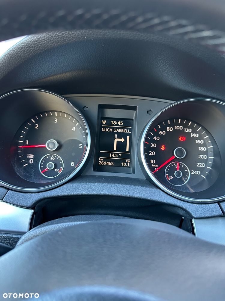 Volkswagen Golf 2.0 TDI DPF Highline - 11