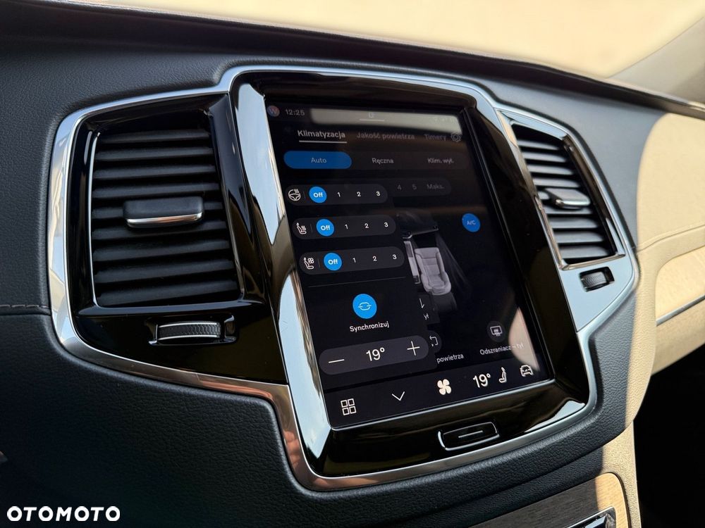 Volvo XC 90 - 22