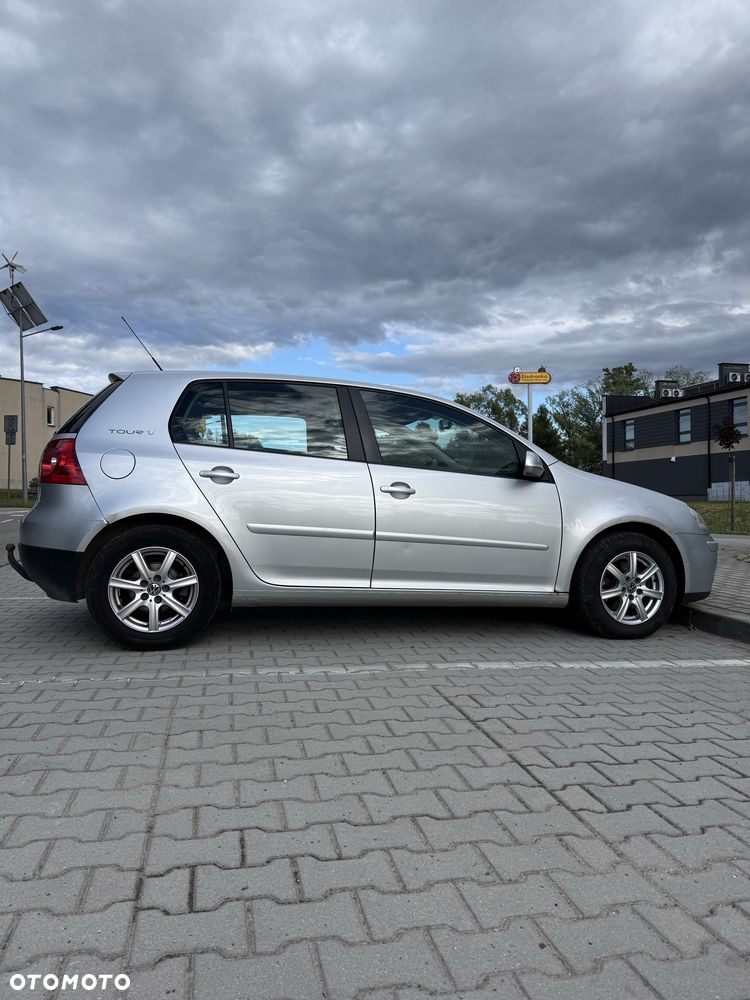 Volkswagen Golf - 5