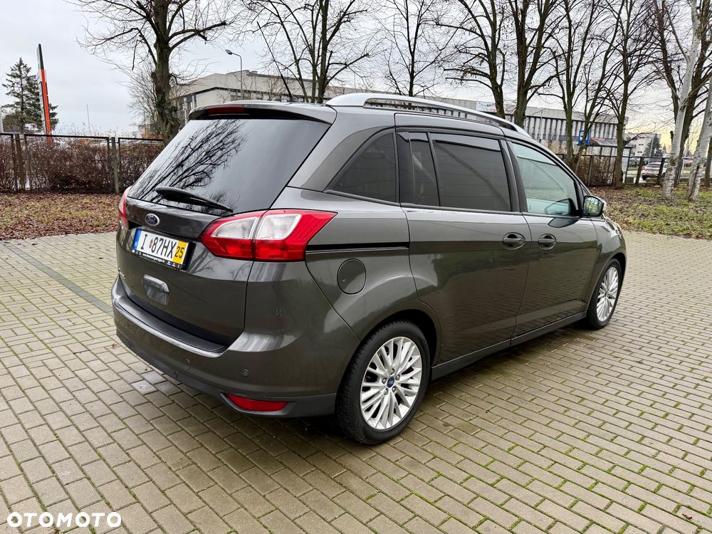 Ford Grand C-MAX - 36