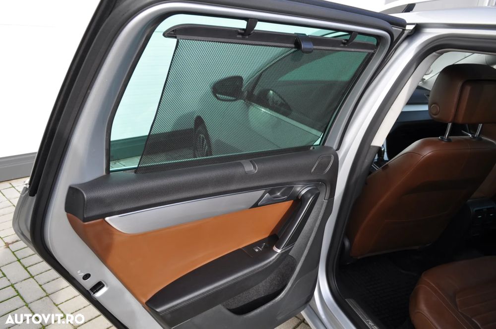 Volkswagen Passat Variant 2.0 TDI Blue TDI DSG Highline - 12