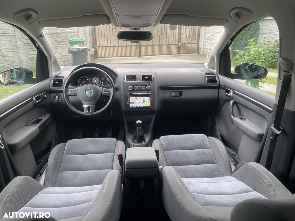 Volkswagen Touran - 23