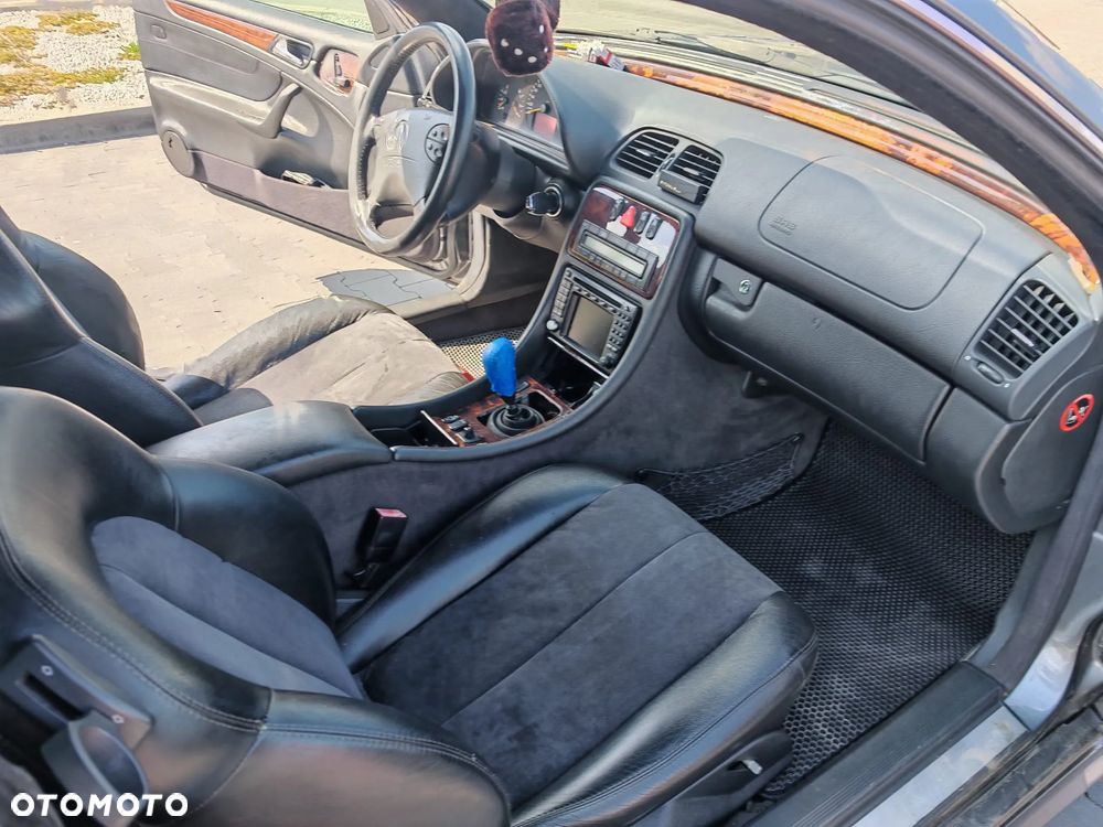 Mercedes-Benz CLK - 13