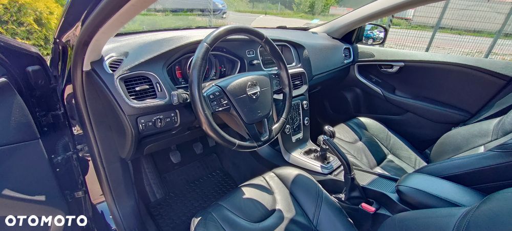 Volvo V40 D2 - 19