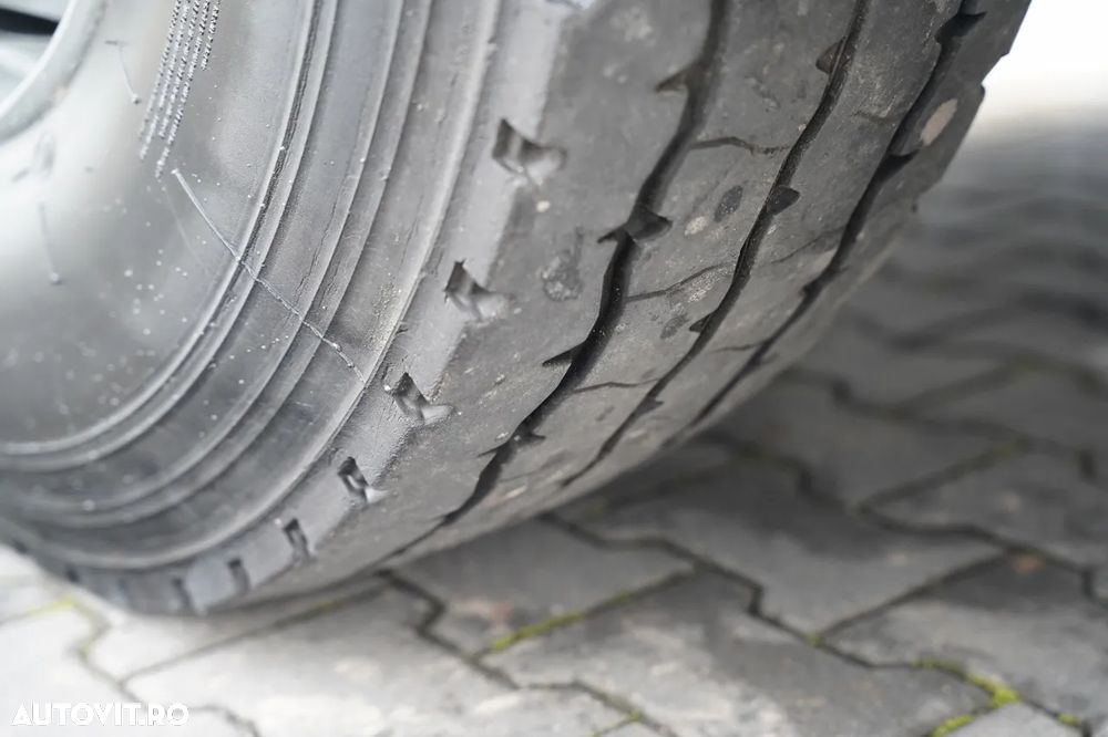 MAN TGS 32.400 / 8x4 / BASCULABILĂ PE SPATE - 6 M / PRELATĂ AUTOMATĂ / CUTIE DE VITEZE MANUALĂ / - 25