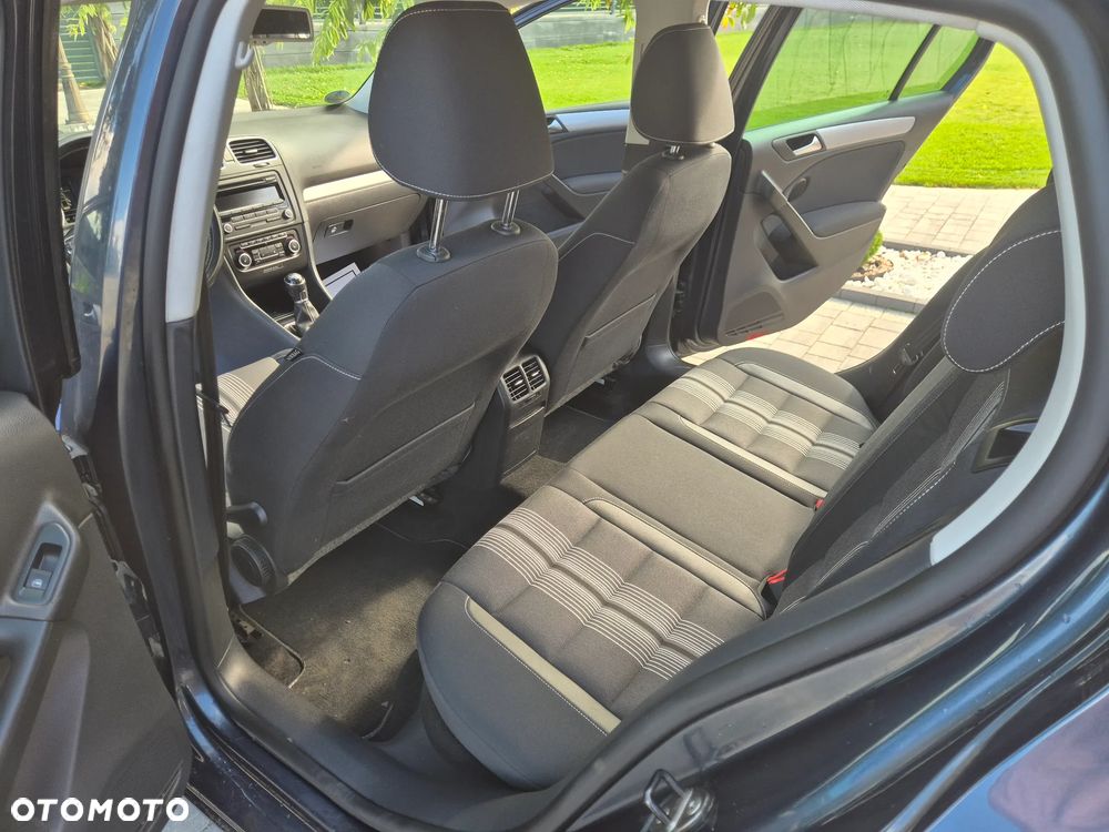 Volkswagen Golf - 22