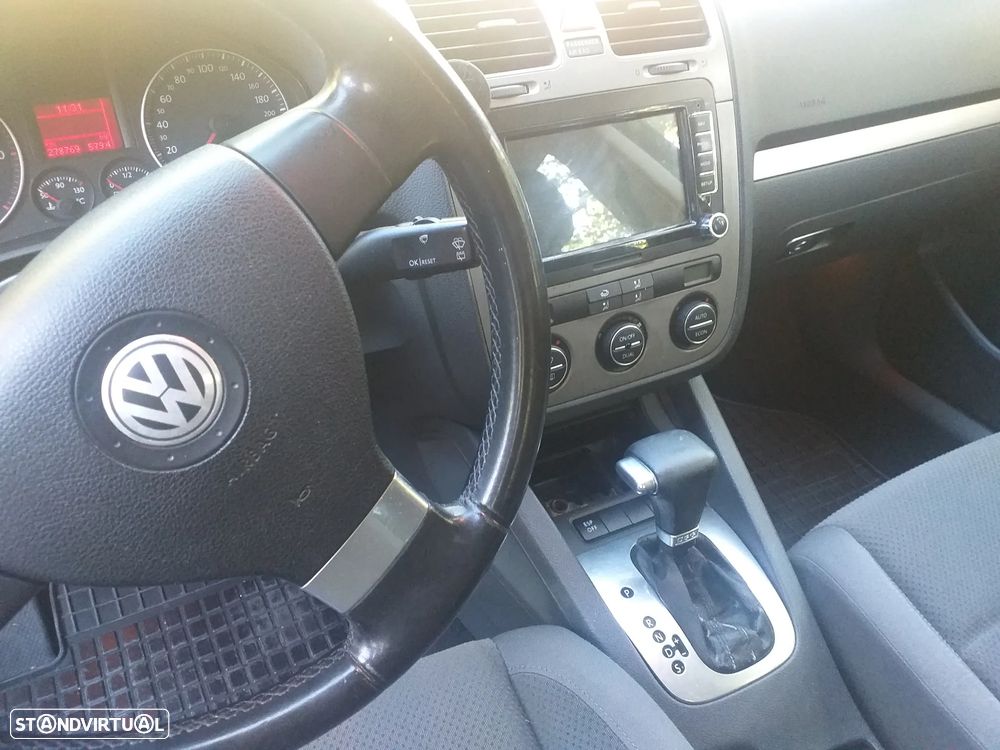 VW Golf 1.9 TDi Confortline DSG - 6