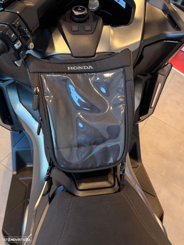 Honda Forza 750 - 4