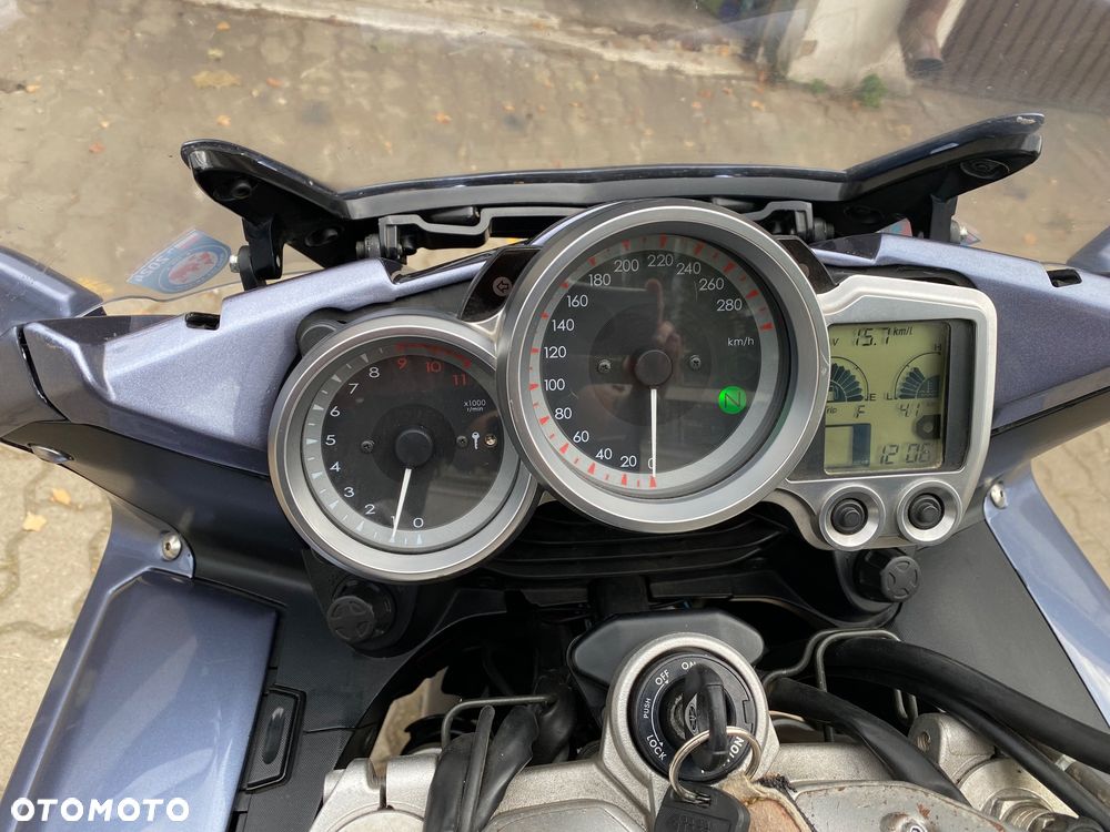 Yamaha FJR - 13