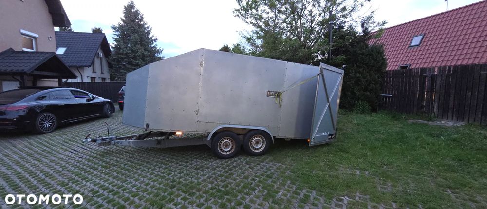 Brenderup KRYTA PRZYCZEPA DO PRZEWOZU POJAZDÓW - 11